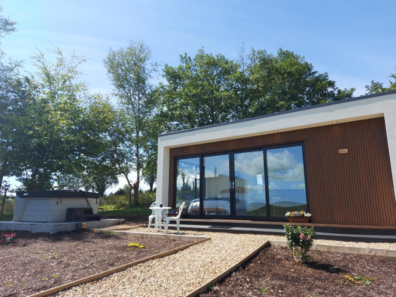 Lakescape - Waterfront Self- Catering Cabins Енніскіллен Номер фото