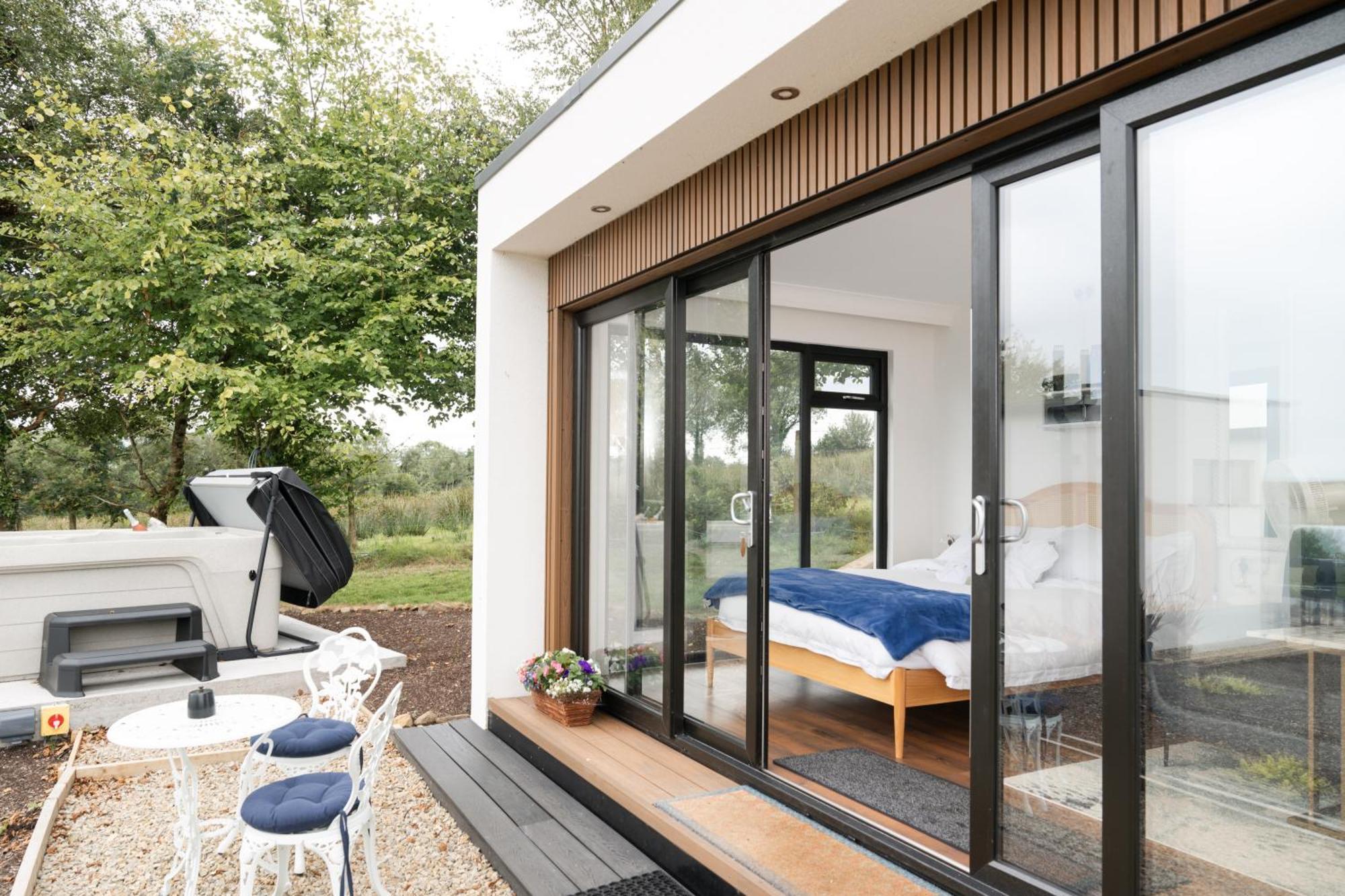 Lakescape - Waterfront Self- Catering Cabins Енніскіллен Екстер'єр фото