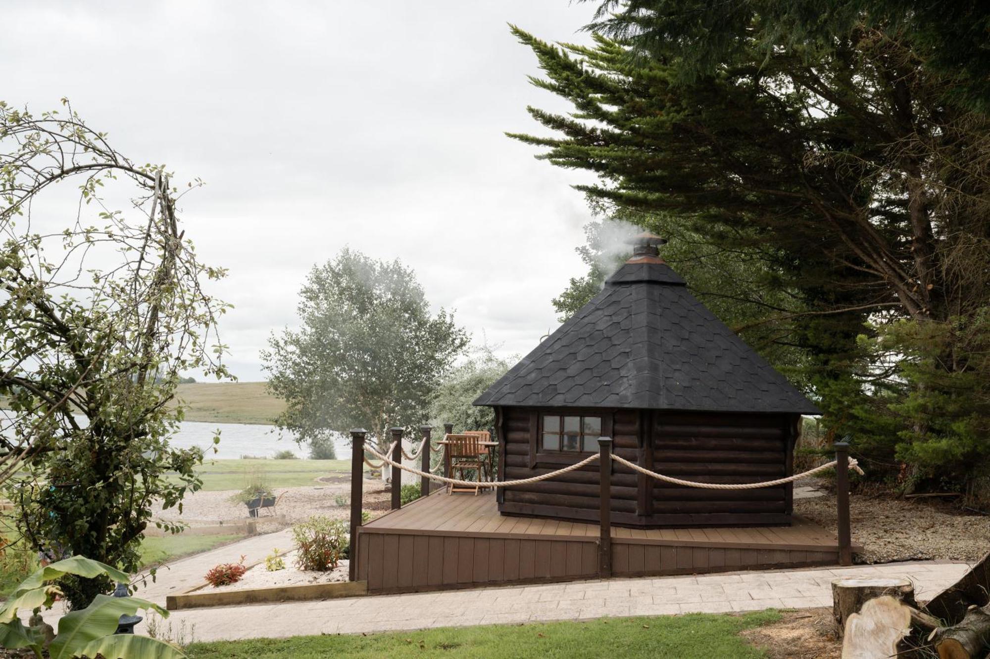 Lakescape - Waterfront Self- Catering Cabins Енніскіллен Екстер'єр фото